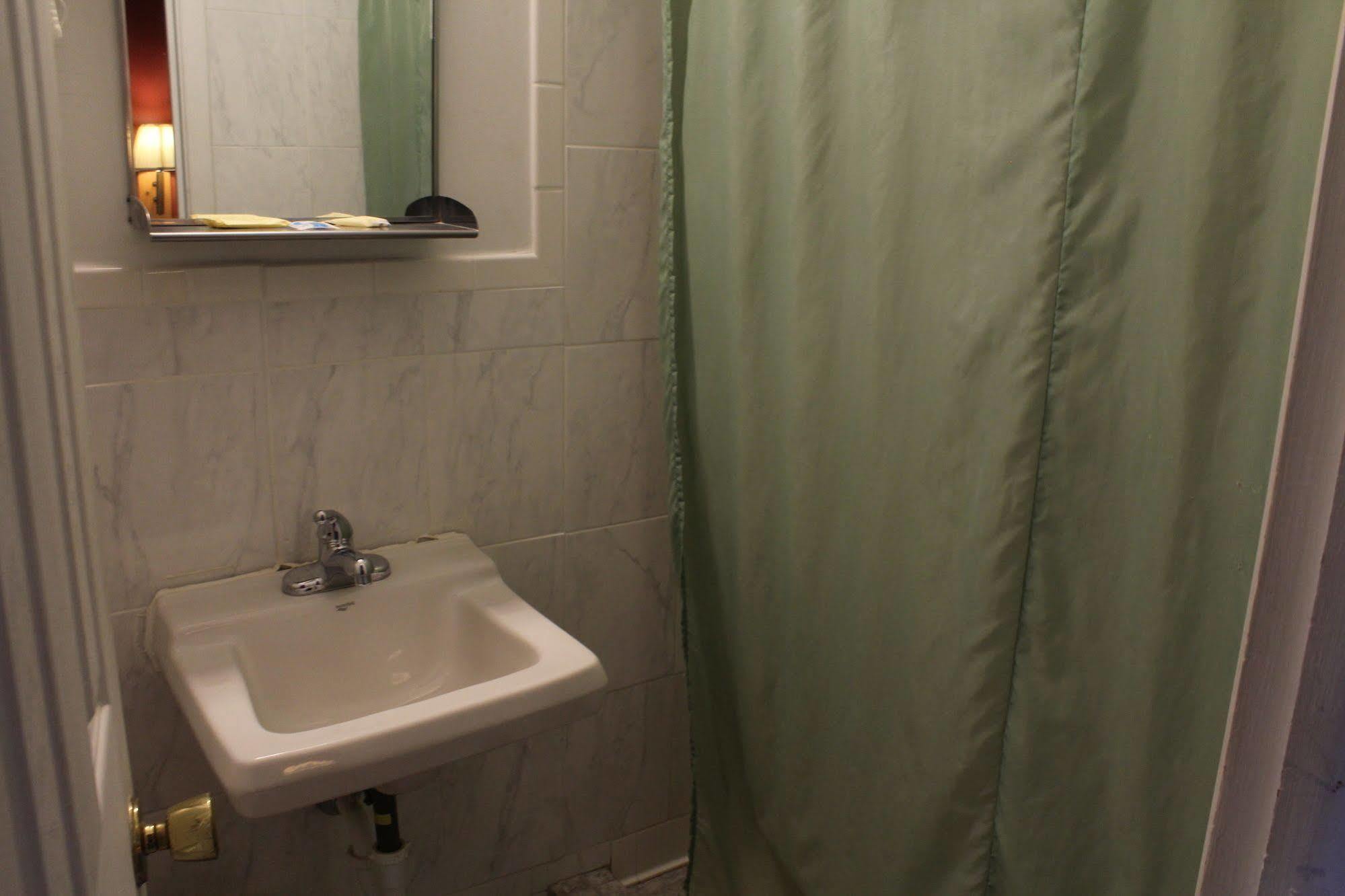 Budget Host Inn Fridley Bagian luar foto