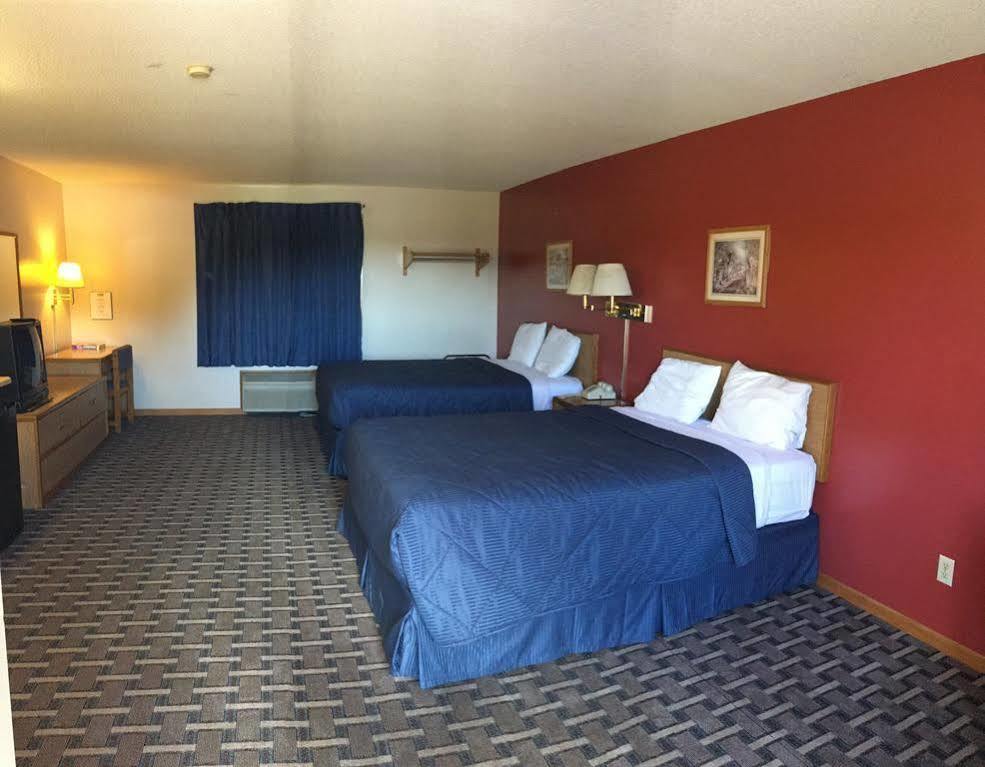 Budget Host Inn Fridley Bagian luar foto